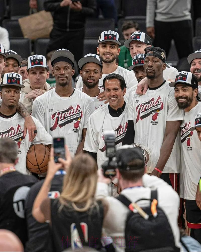 巴特勒全场19投10中,罚球8中8得到30分7篮板6助攻2抢断 巴特勒全场19投10中,罚球8中8得到30分7篮板6助攻2抢断